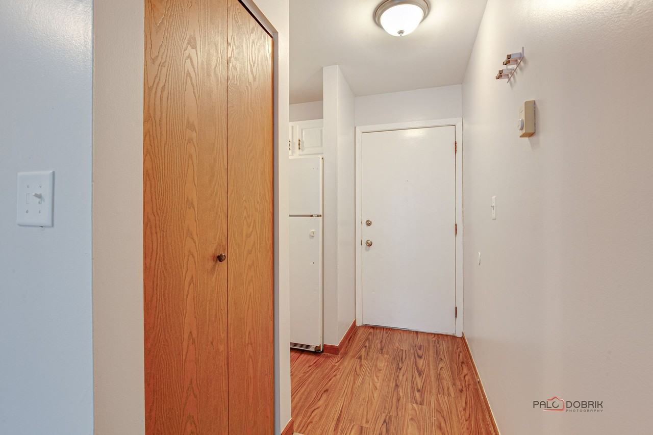 Hawthorne Glen Apartments - Photo 7 of 9