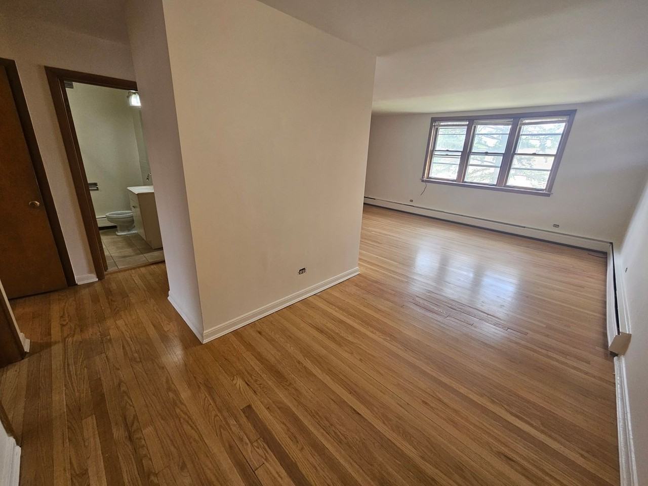 2725 Central St - Photo 5 of 12