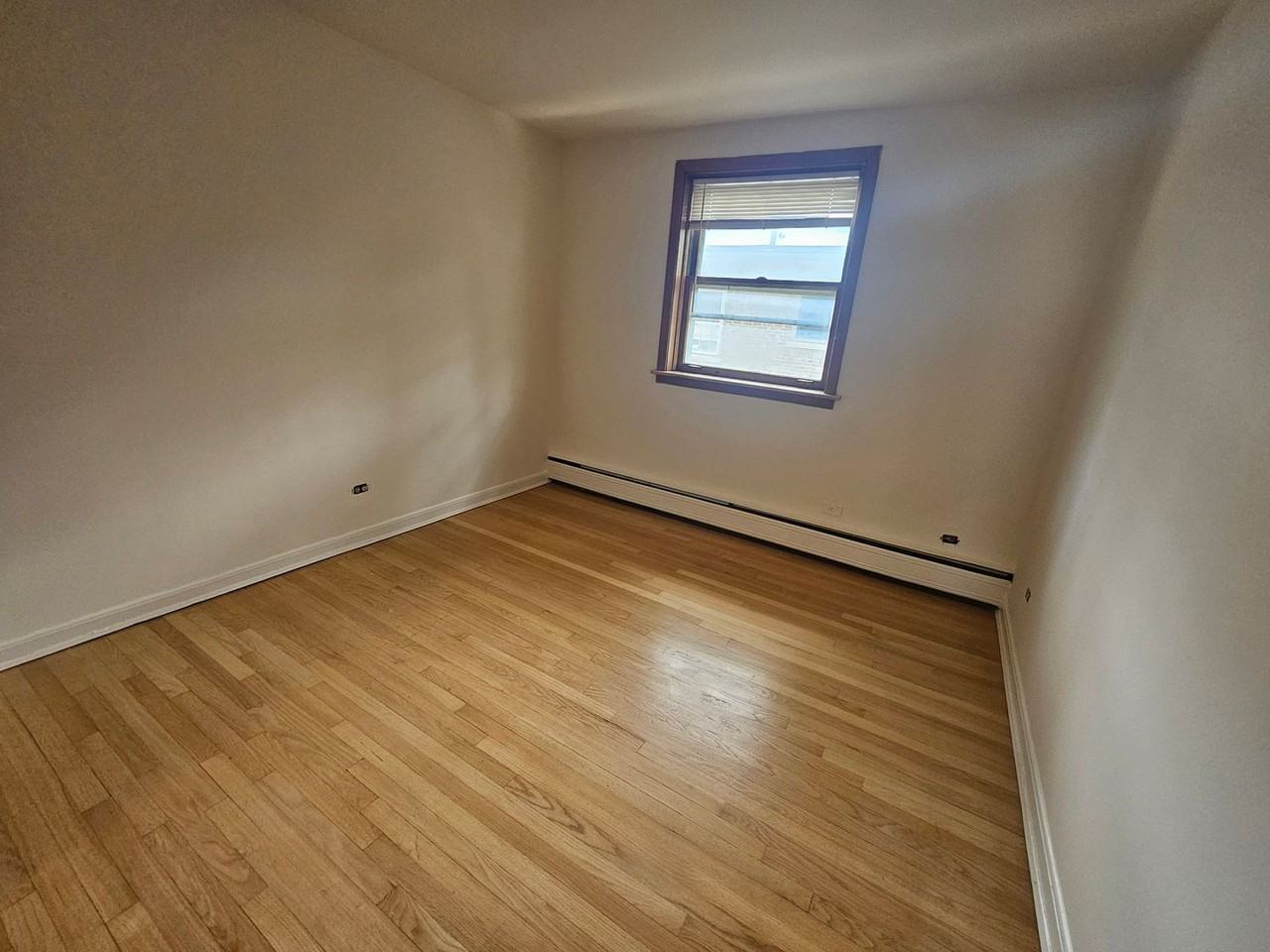 2725 Central St - Photo 6 of 12