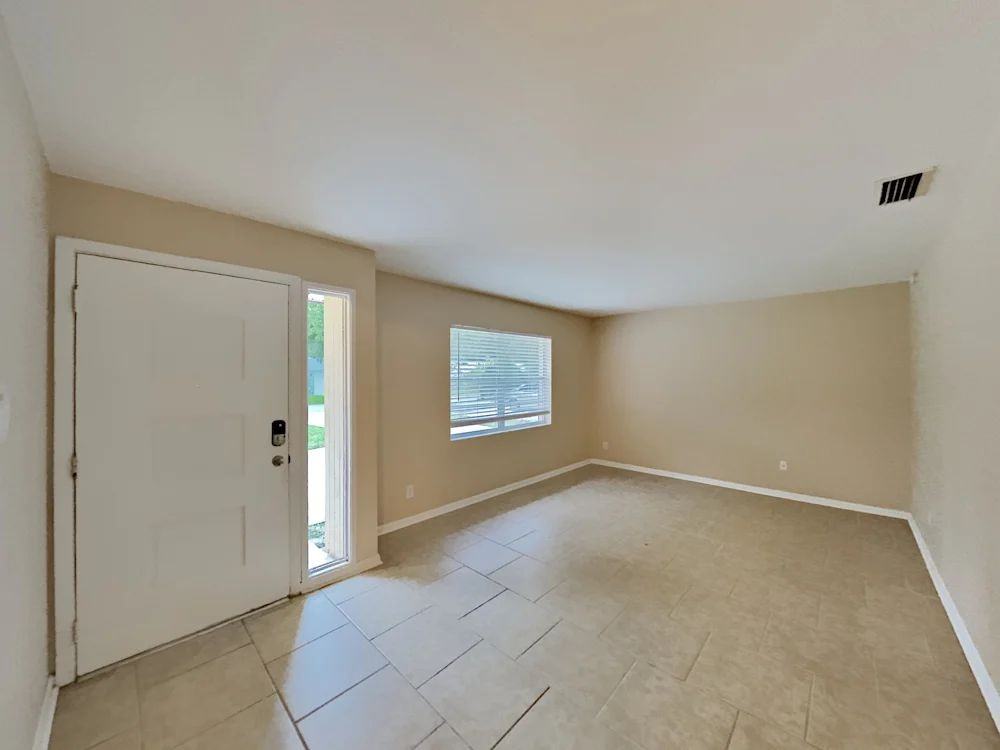 2810 Roxie Avenue - Photo 2 of 6