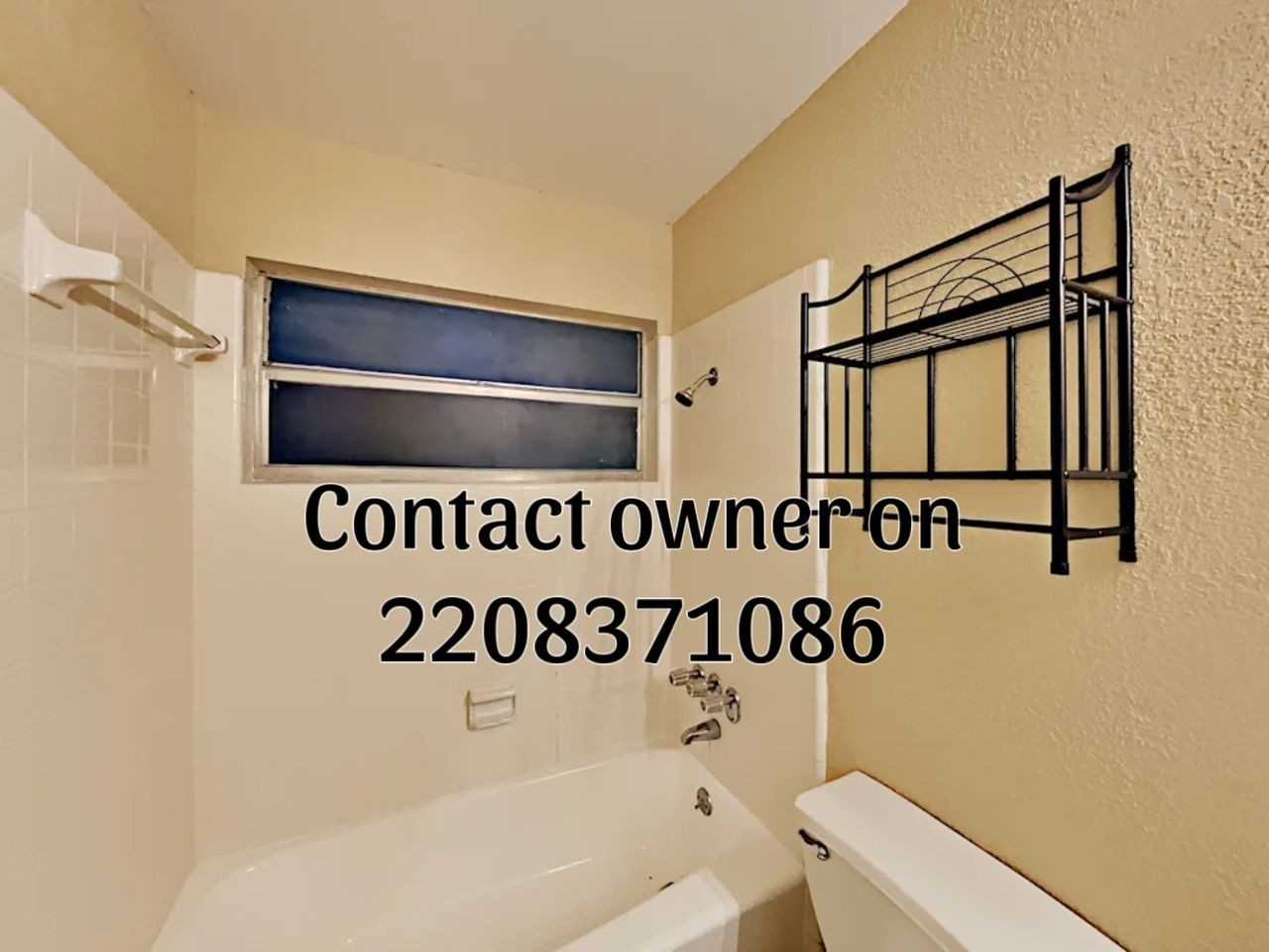 2810 Roxie Avenue - Photo 3 of 6