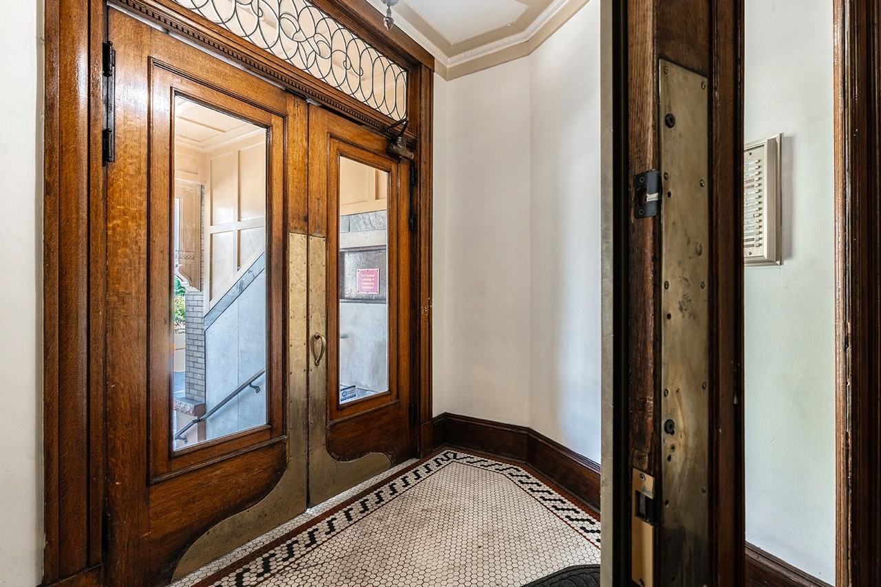 Madkin - Photo 4 of 50