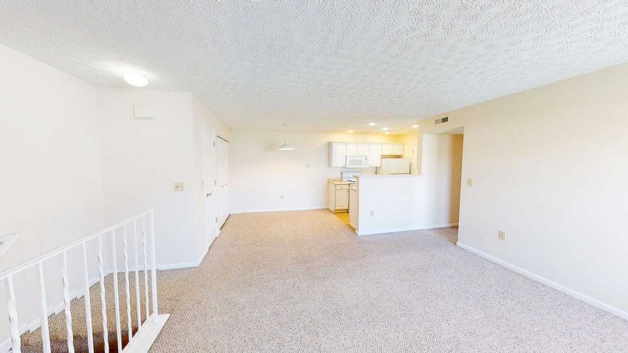 5566 Garden Rdg - Photo 4 of 21