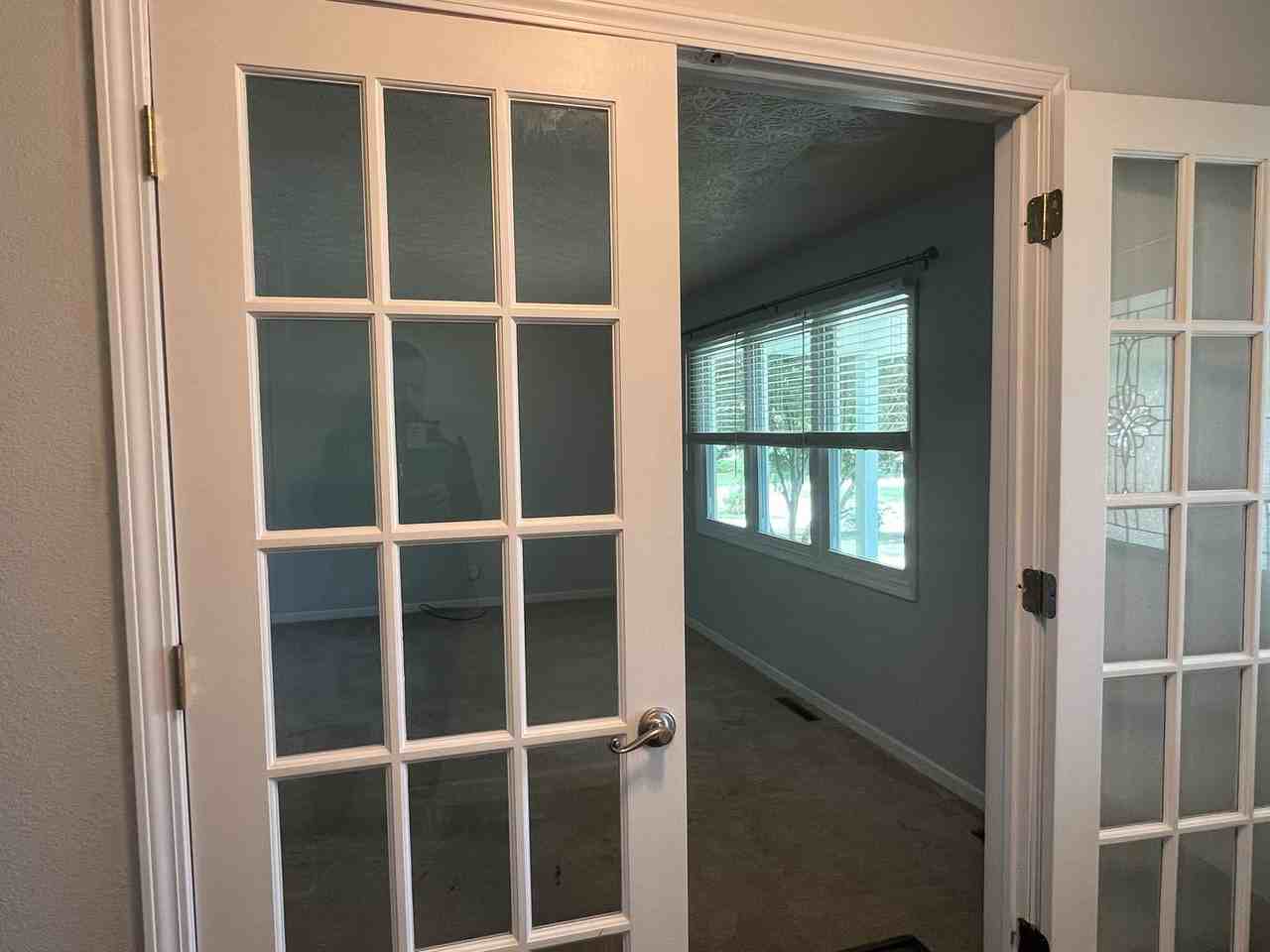 5235 S Maryland Ave - Photo 3 of 18