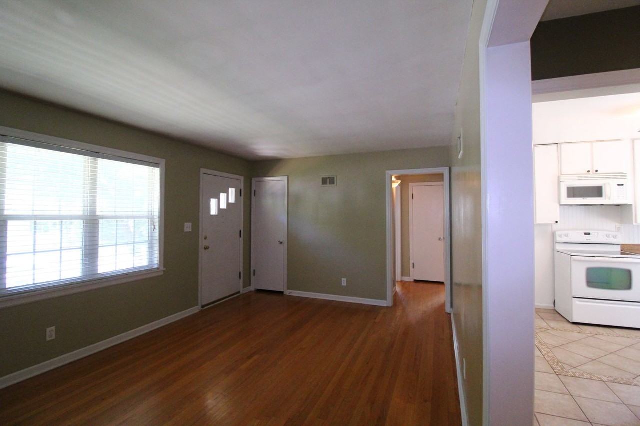 5624 Beverly Ln - Photo 2 of 12