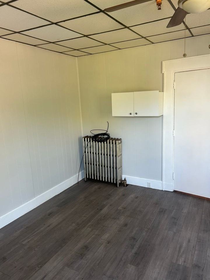 426 Fletcher St - Photo 4 of 5