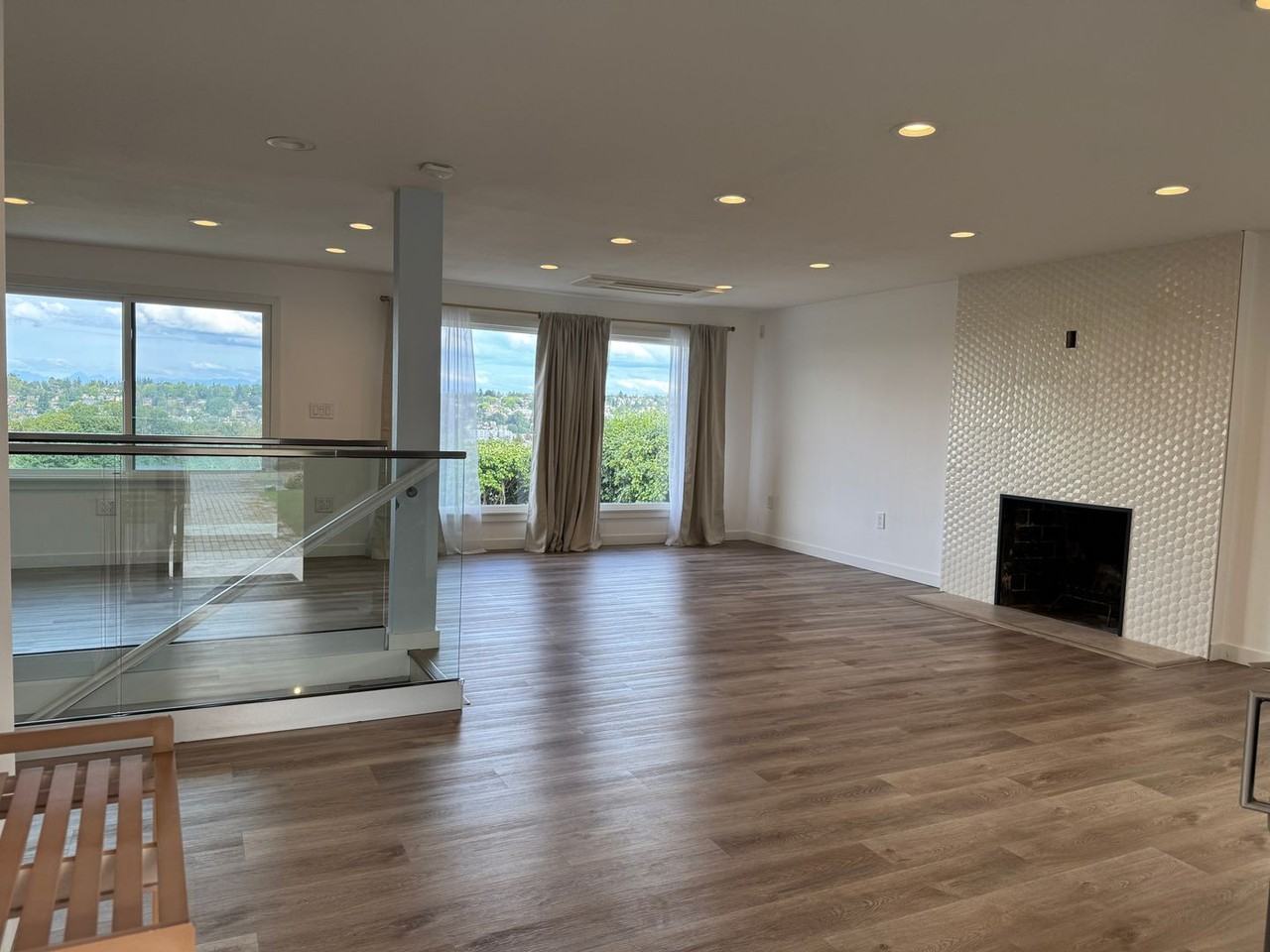 2608 27th Ave W - Photo 2 of 33