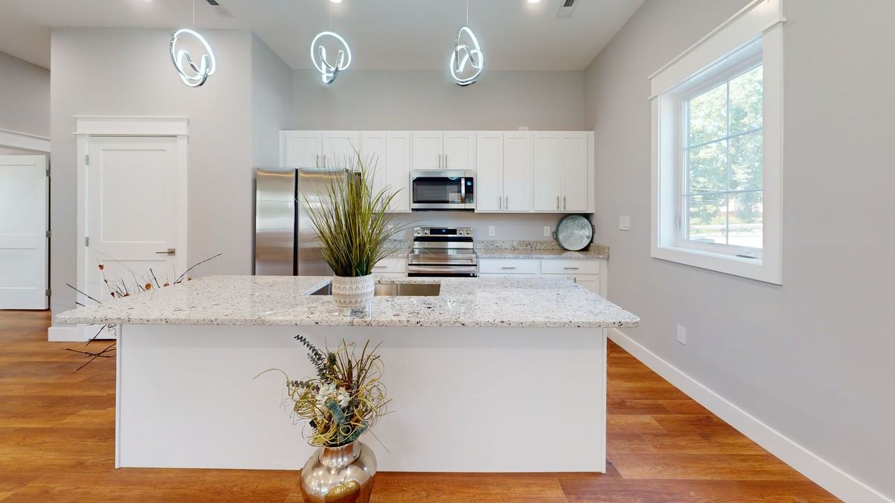 1915 Forest Ave - Photo 5 of 26