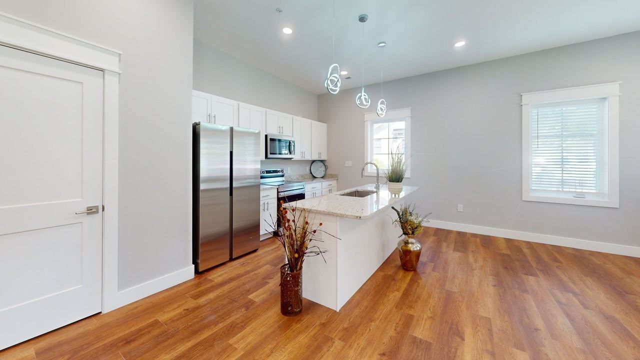1915 Forest Ave - Photo 6 of 26