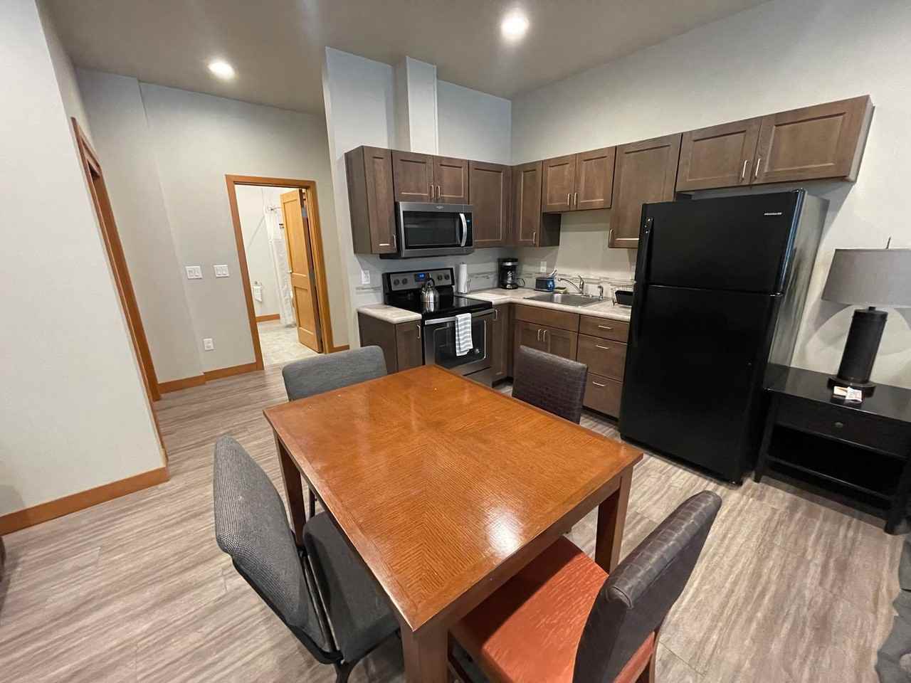 515 E Yakima Ave - Photo 2 of 17