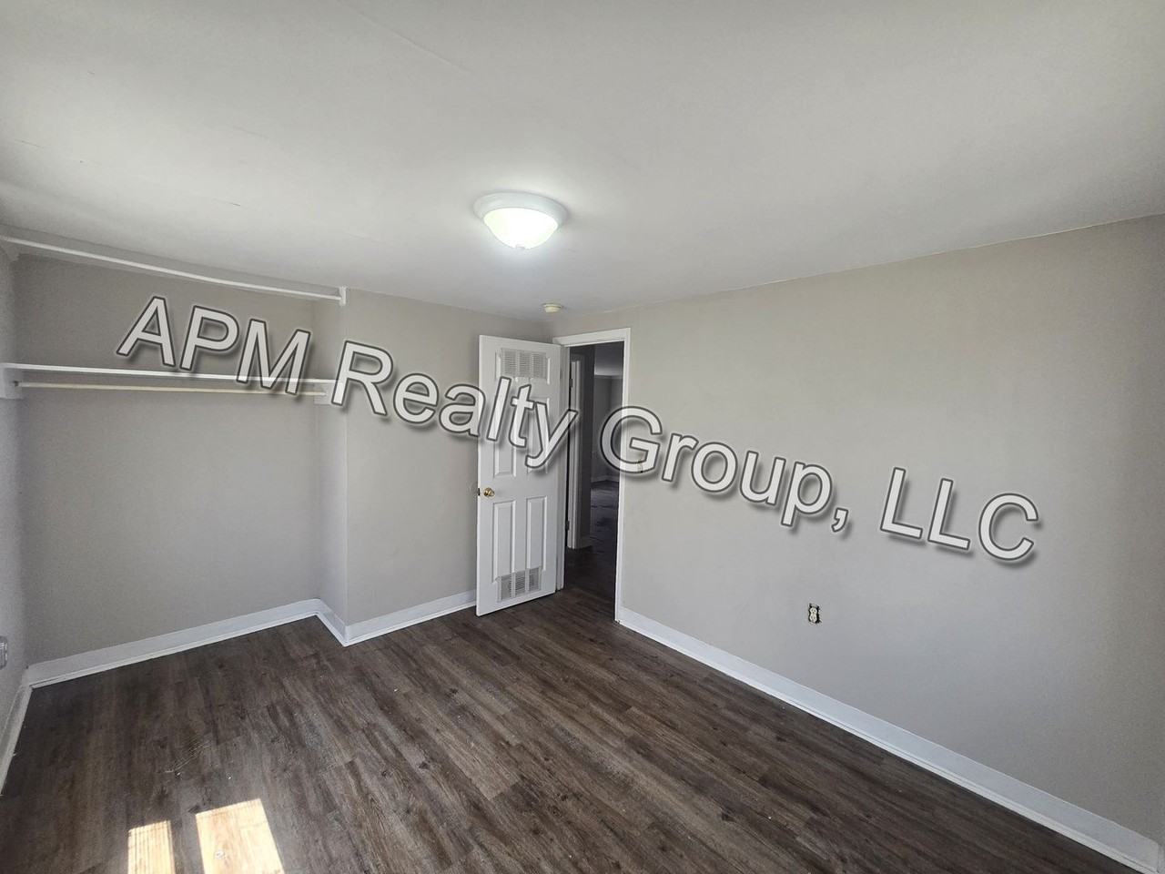 2801 Howell Ct Apt A - Photo 2 of 5