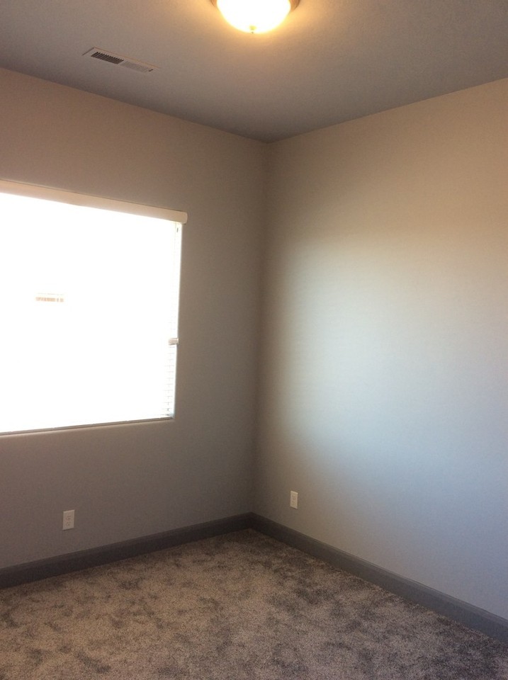 247 N 2530 W - Photo 4 of 16