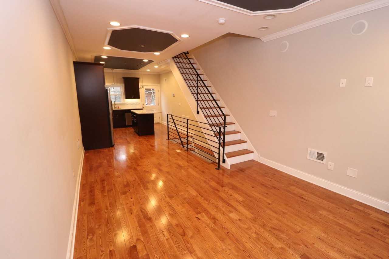 1541 S Woodstock St - Photo 2 of 32