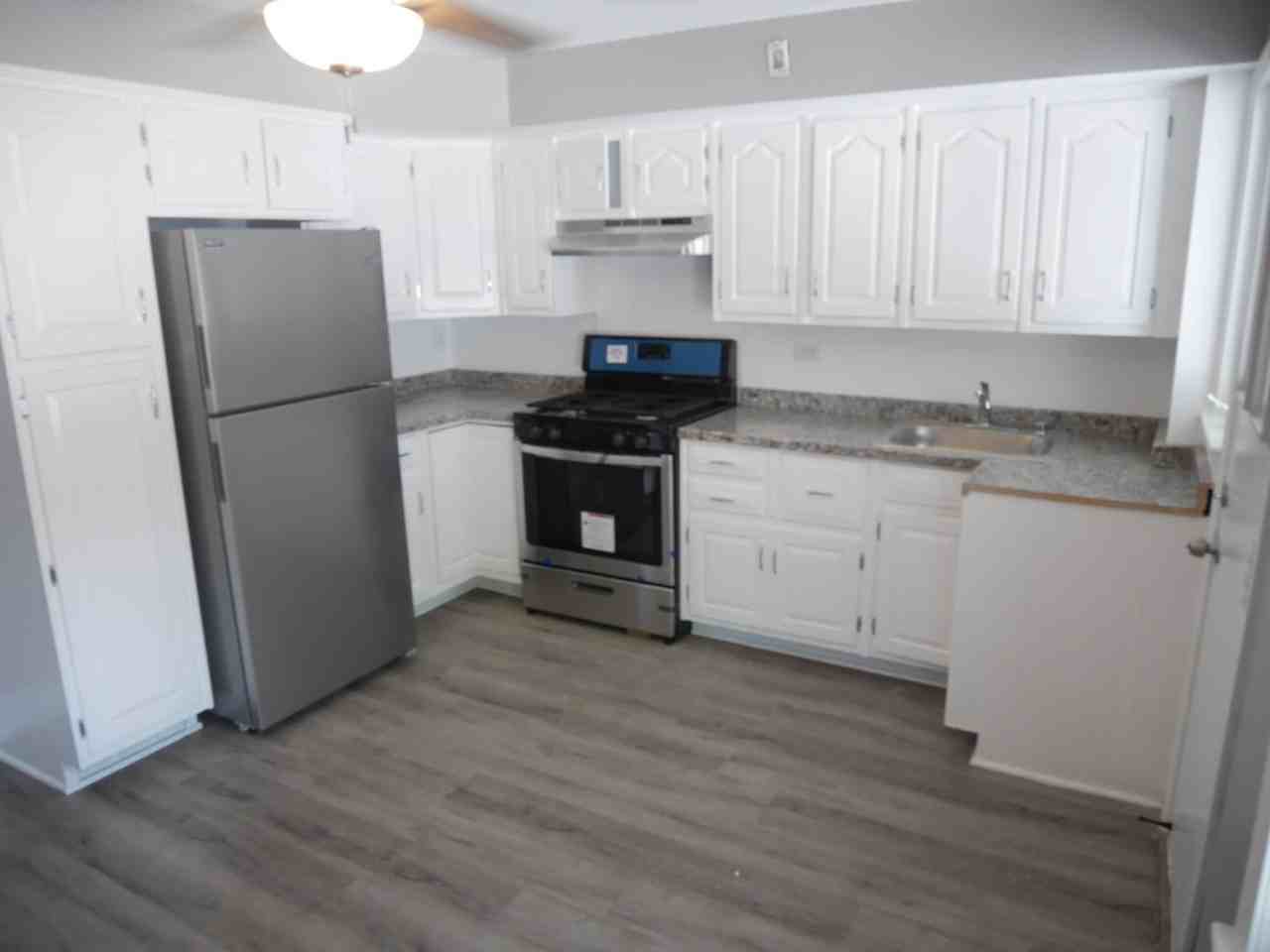 7212 Gough St - Photo 4 of 15