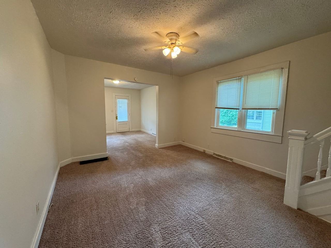 2346 Coyner Ave - Photo 7 of 17