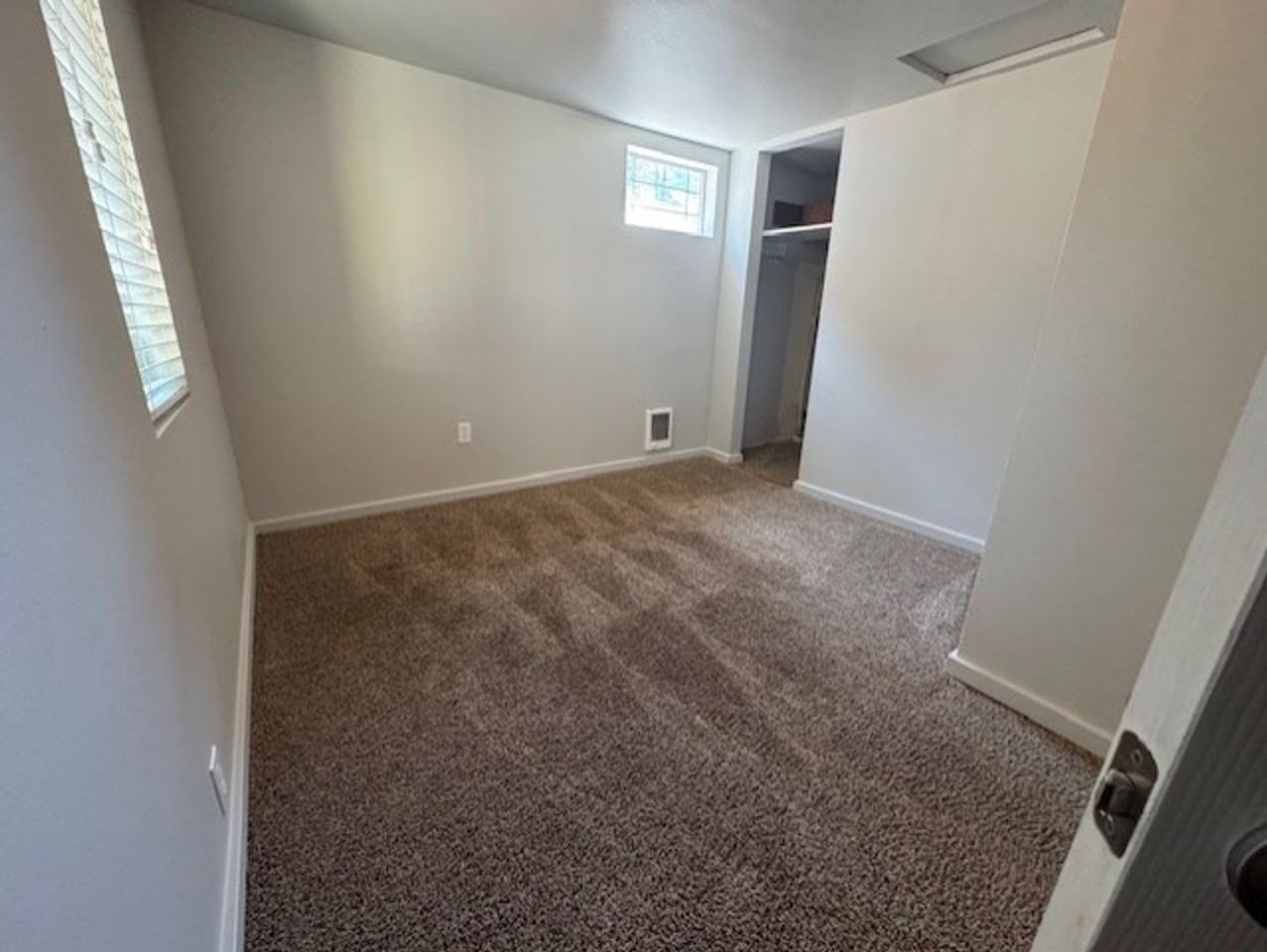 1453 Nw Elgin Ave - Photo 7 of 12