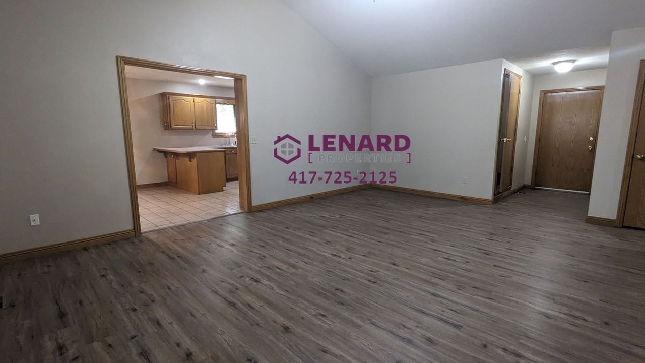 1070 W Woodbine St - Photo 5 of 19