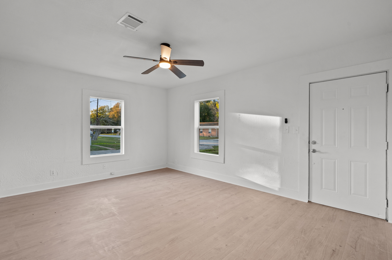 2027 Scott St - Photo 7 of 21