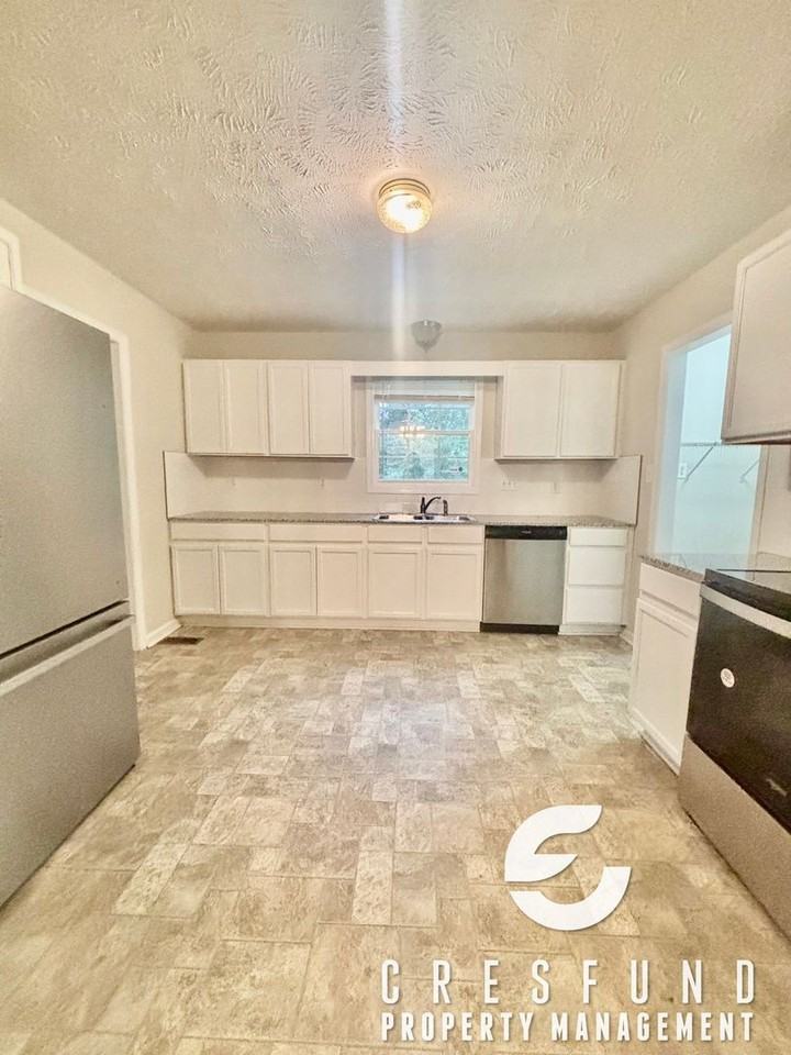 9724 - Photo 7 of 23