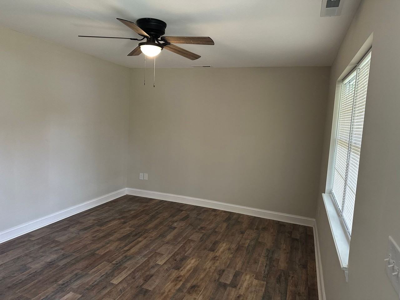 1521 N Avalon West Ashley - Photo 2 of 16