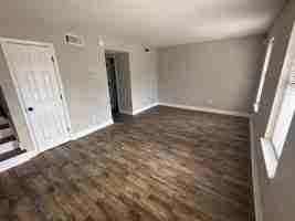 featured image of 2314 Applebee Way #1