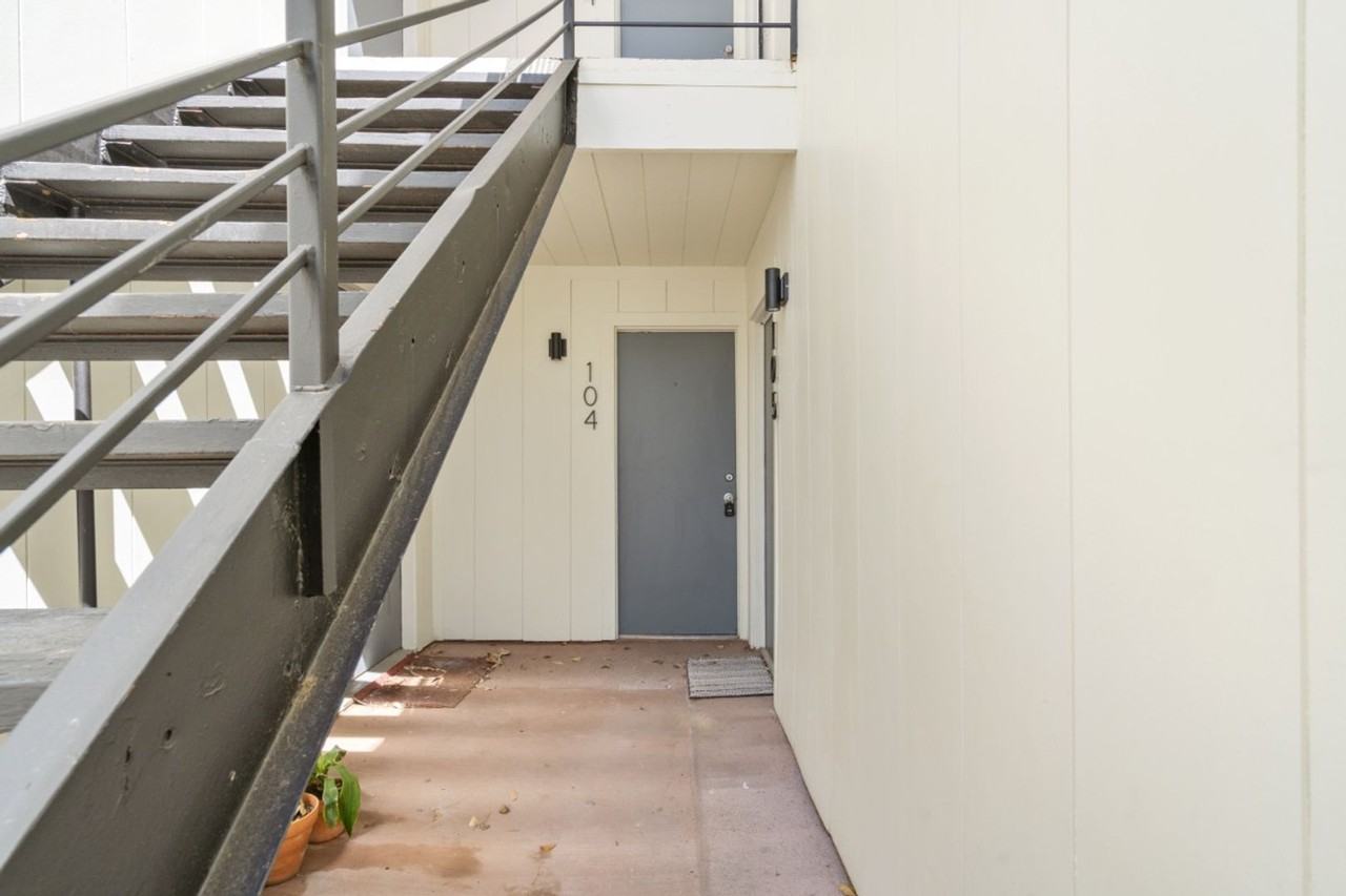 4105 Speedway #102 - Photo 4 of 18