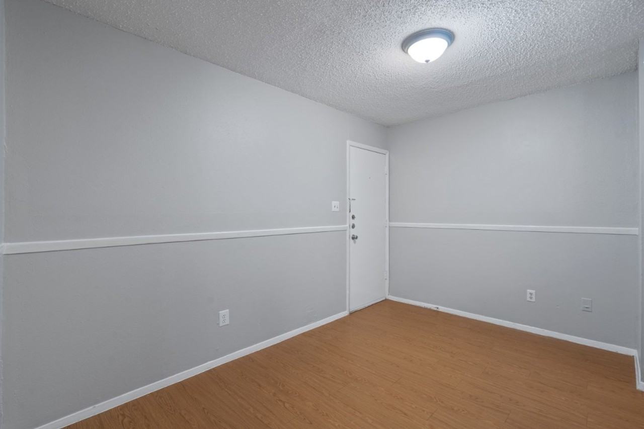 4105 Speedway #102 - Photo 5 of 18