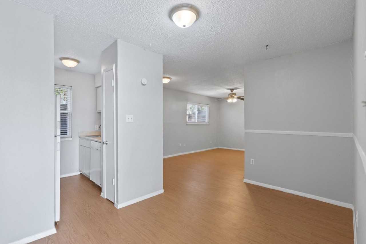 4105 Speedway #102 - Photo 6 of 18