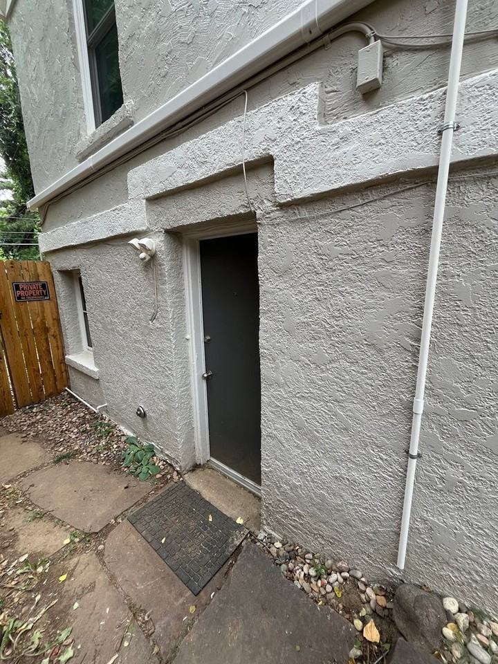 934 8th St #1-2 - Photo 3 of 12