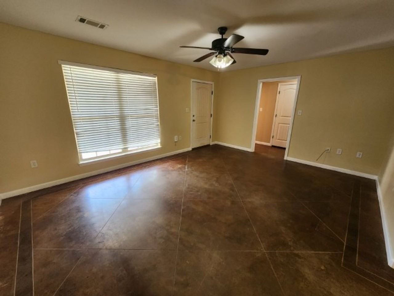 9 Wilma Ln - Photo 3 of 22