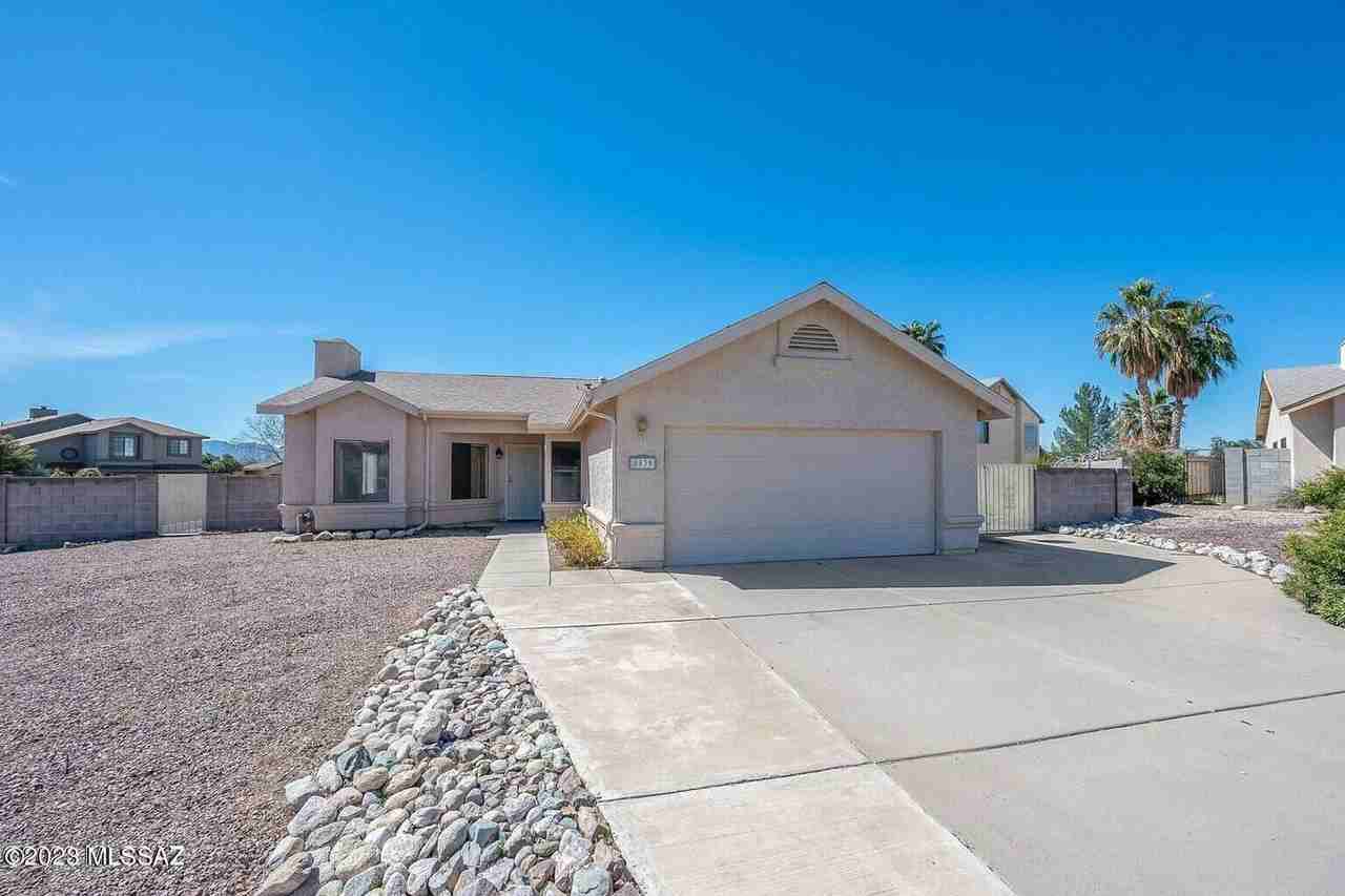 5554 W Carriage Dr - Photo 2 of 22