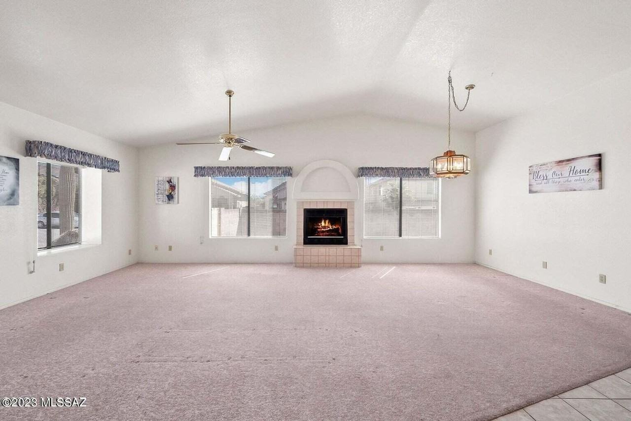 5554 W Carriage Dr - Photo 6 of 22