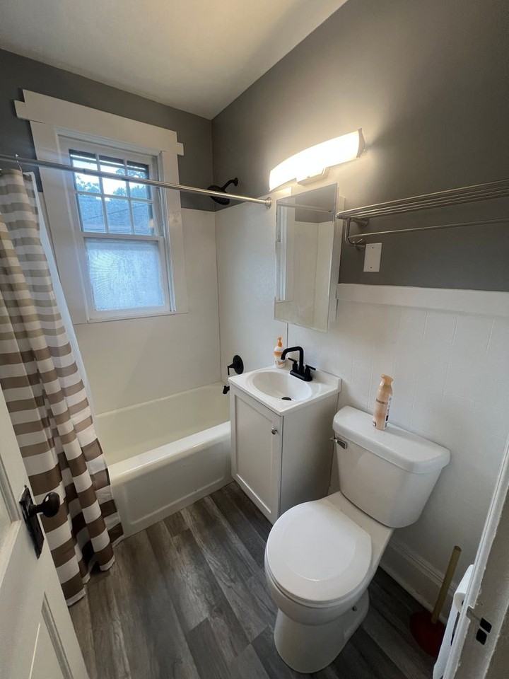 1401 S Spring St - Photo 4 of 5