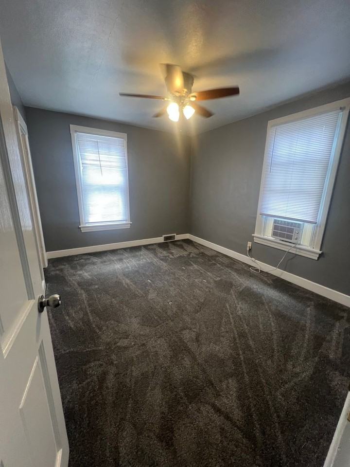 1401 S Spring St - Photo 5 of 5