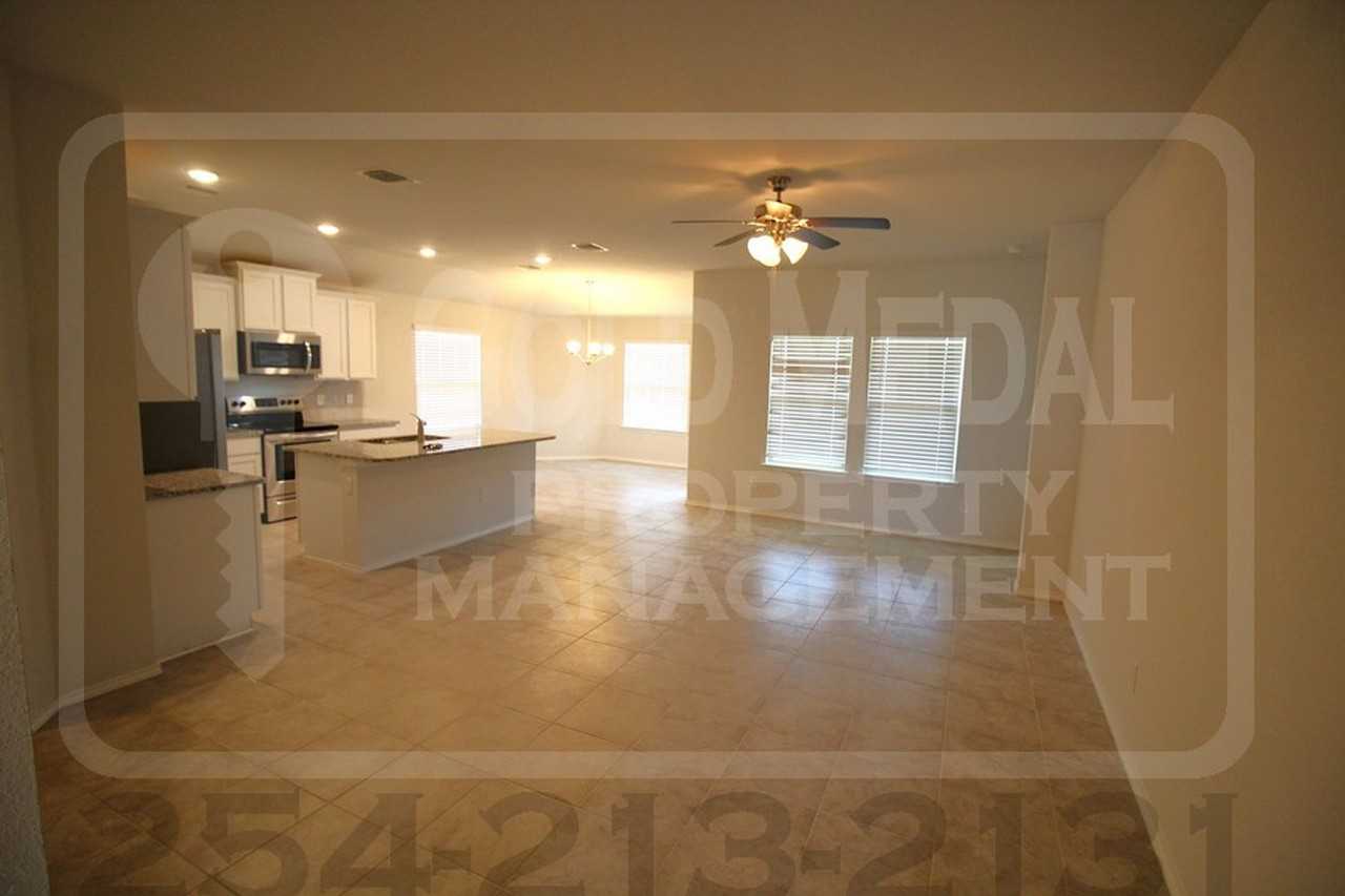 1003 Torino St - Photo 5 of 28