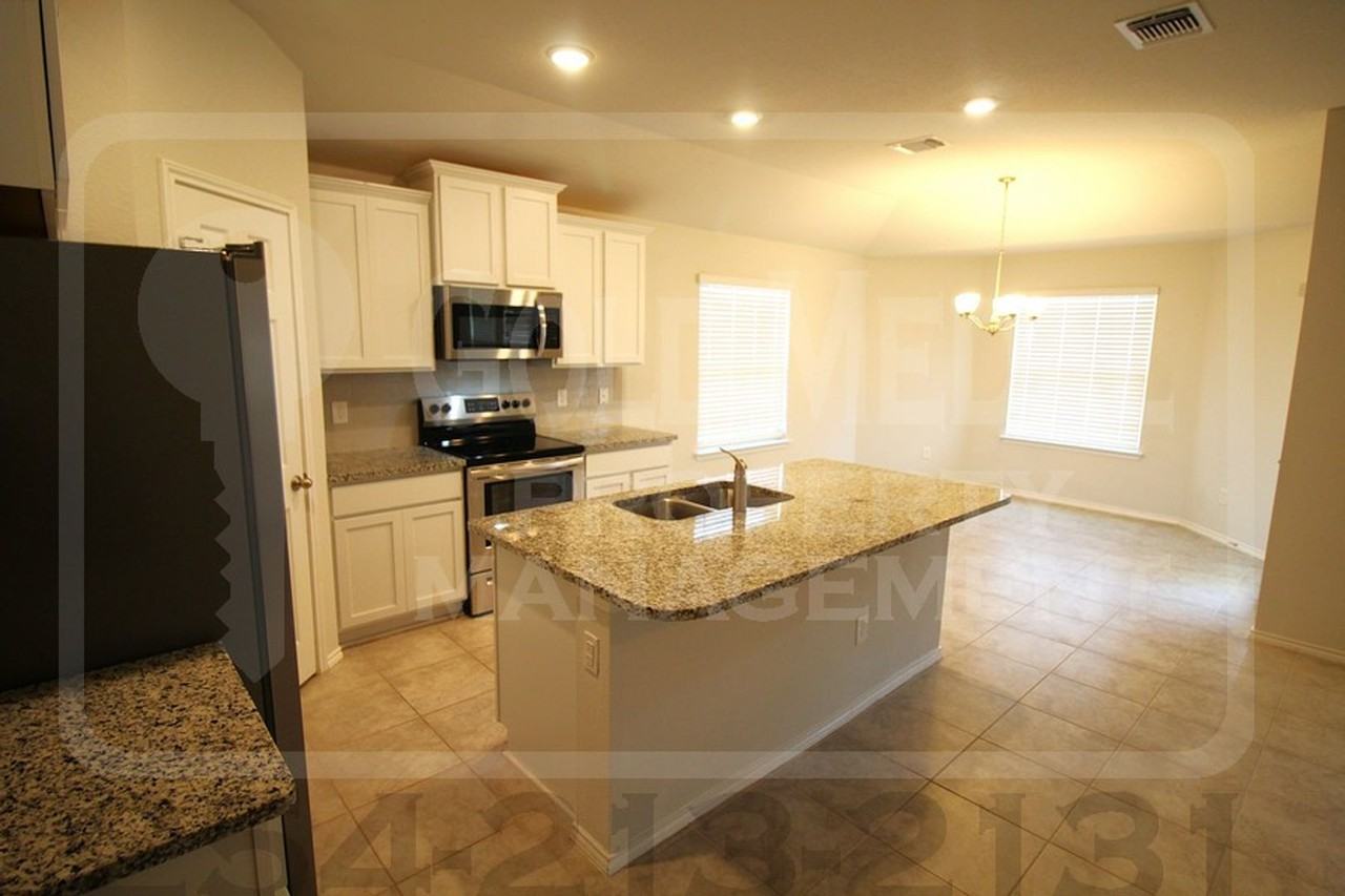 1003 Torino St - Photo 7 of 28