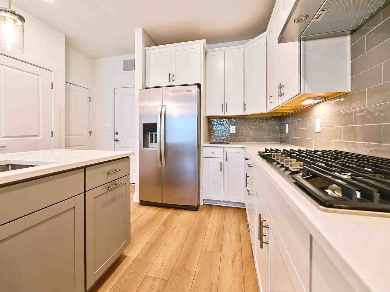 16076 Frederick Rd - Photo 5 of 30