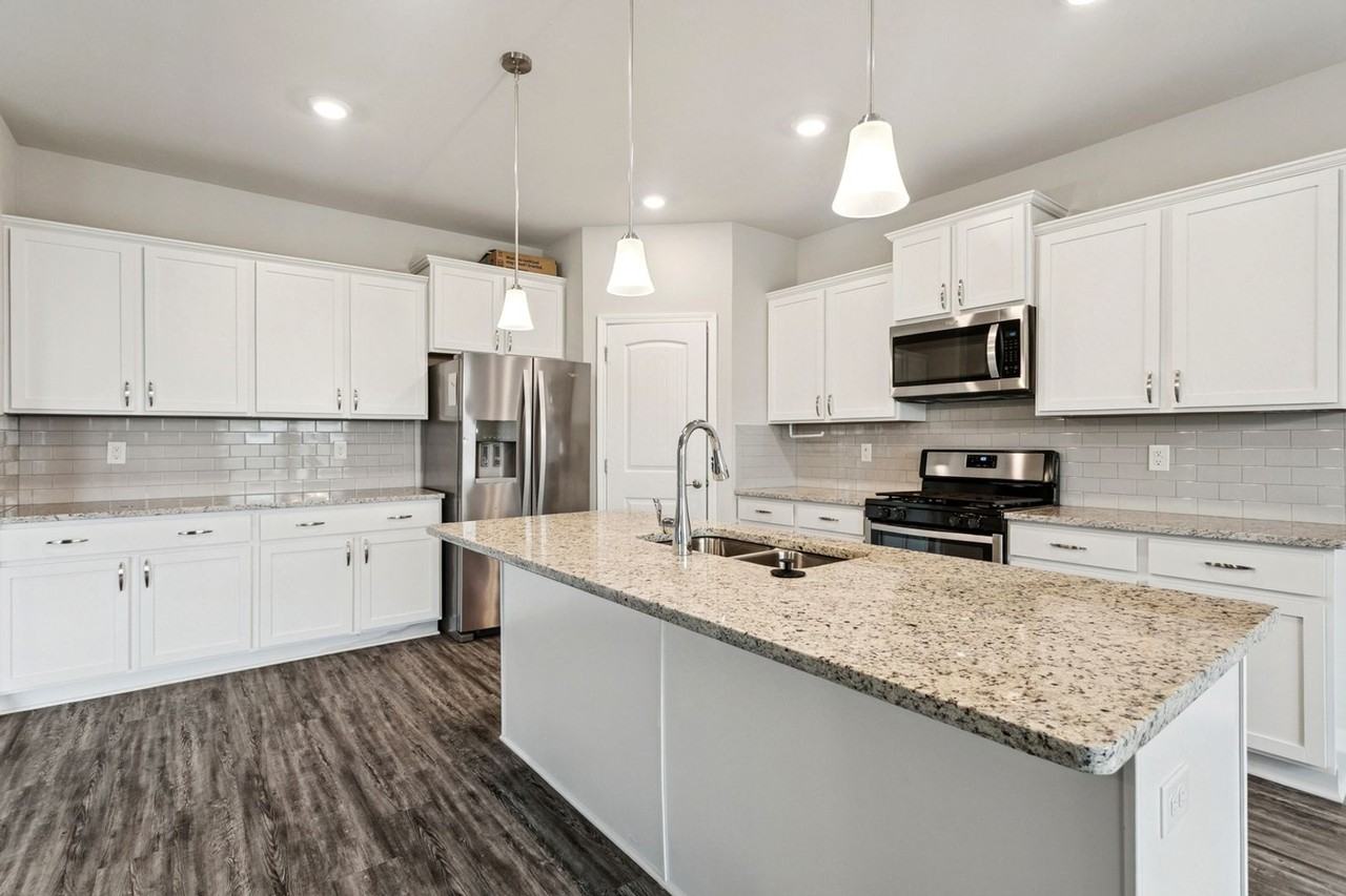 5653 Oakworth St - Photo 4 of 13