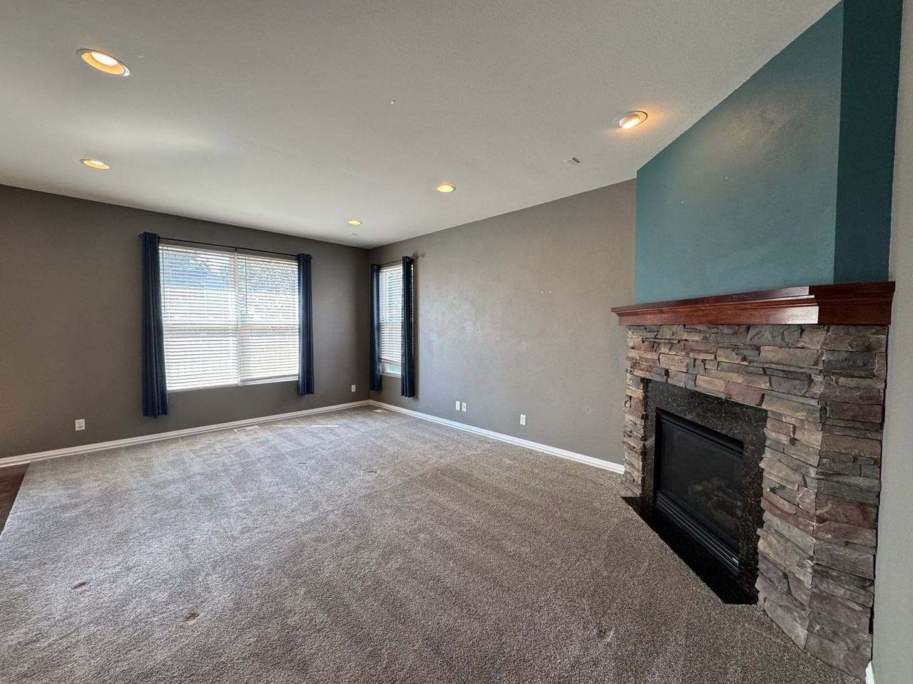 14855 Eagle St - Photo 3 of 16