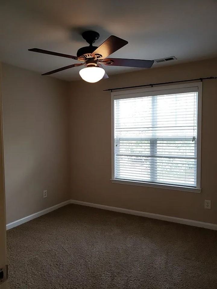 10318 Mcgoogan Ln - Photo 5 of 27