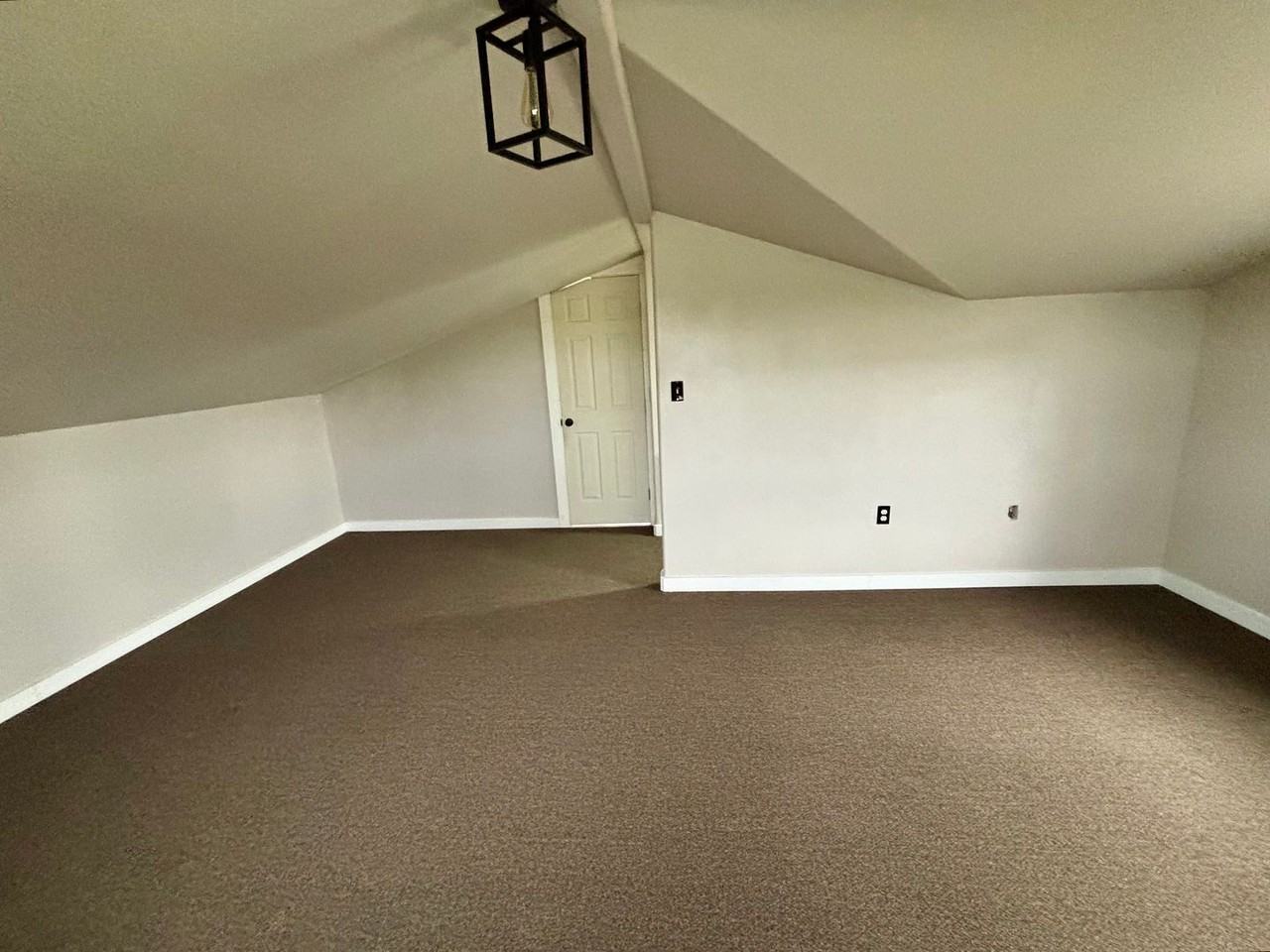 1411 S Ethels Cir - Photo 3 of 18