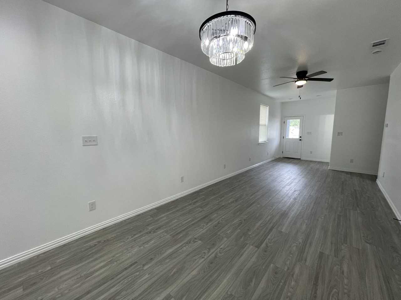 3307 3307 Collin St - 3307 Collin St - Photo 6 of 17