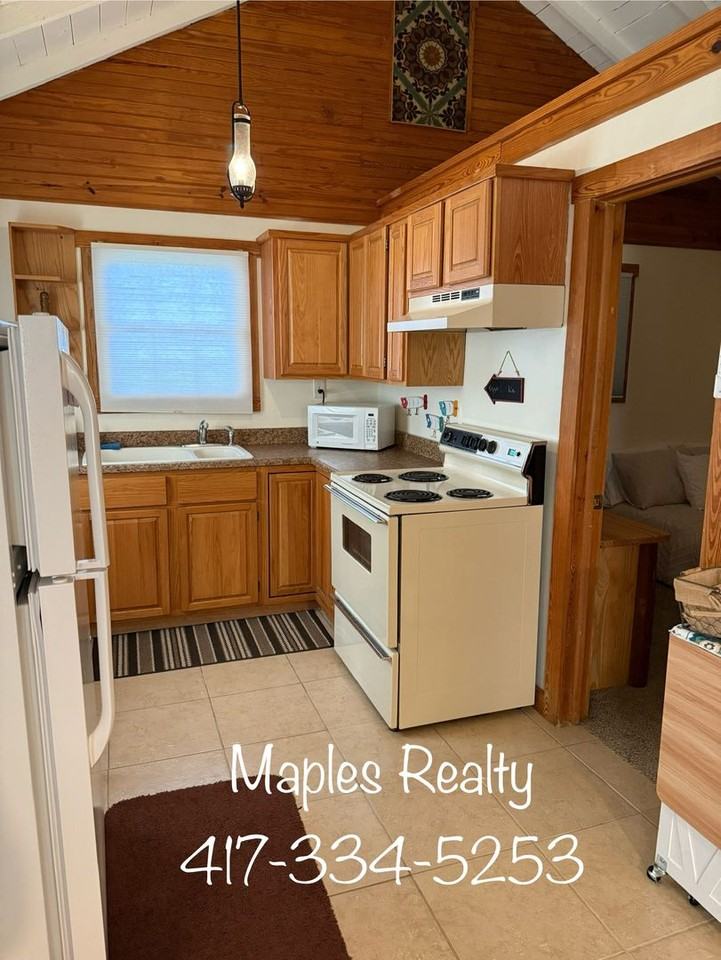 185 Wildflower Avenue - Photo 4 of 15