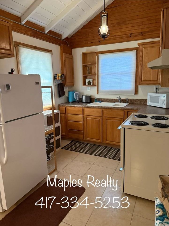 185 Wildflower Avenue - Photo 5 of 15