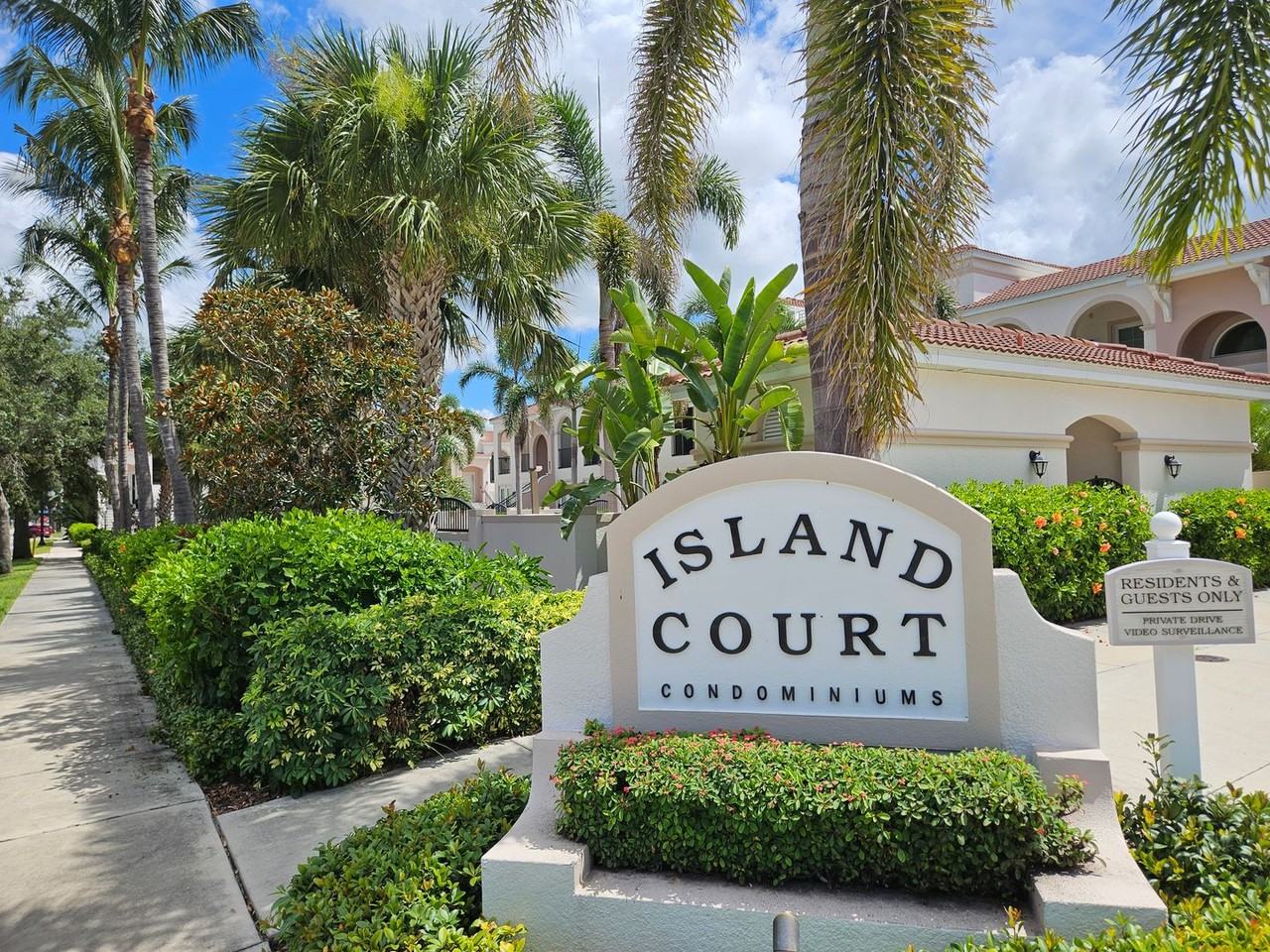 461 Nokomis Ave S - Photo 2 of 50