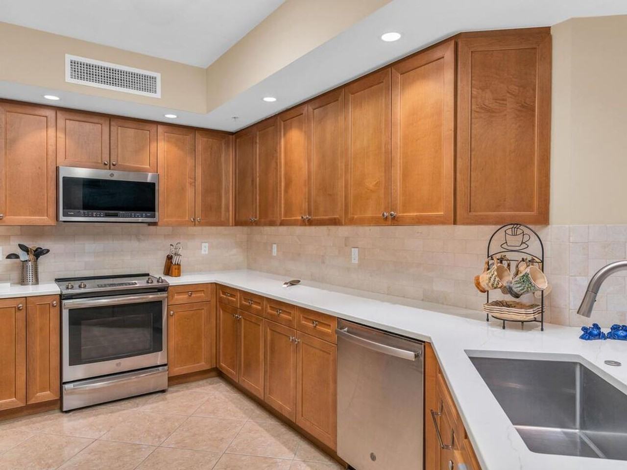 1065 Borghese Ln #1105 - Photo 5 of 23