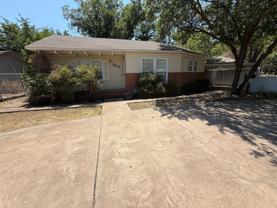 2805 27th St - Photo 1 of 1