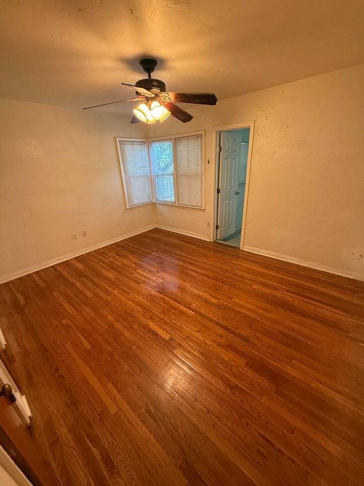 3201 30th Street - Photo 7 of 20