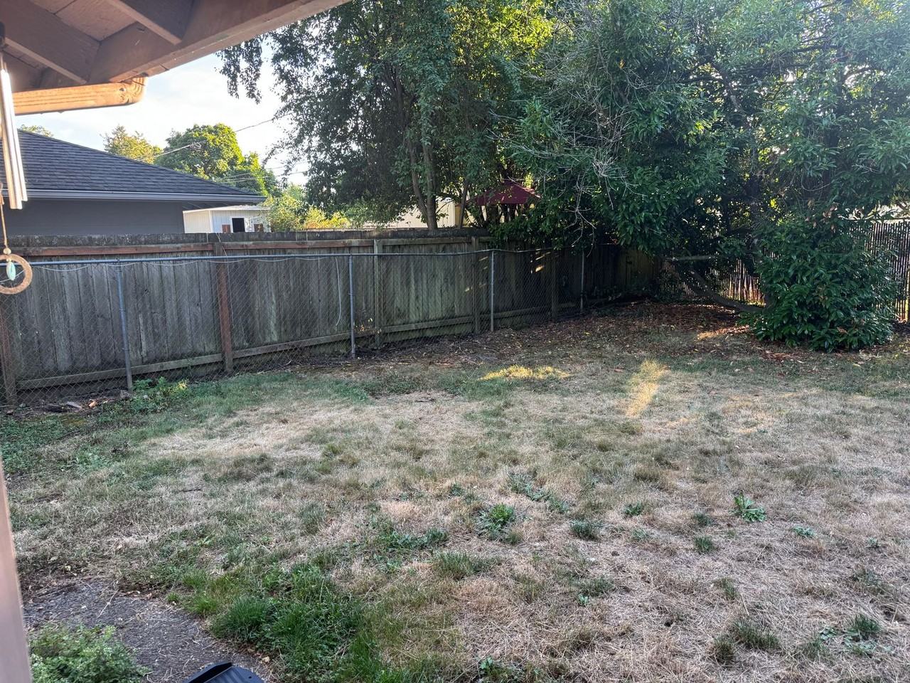 621 Se 136th Ave - Photo 2 of 24