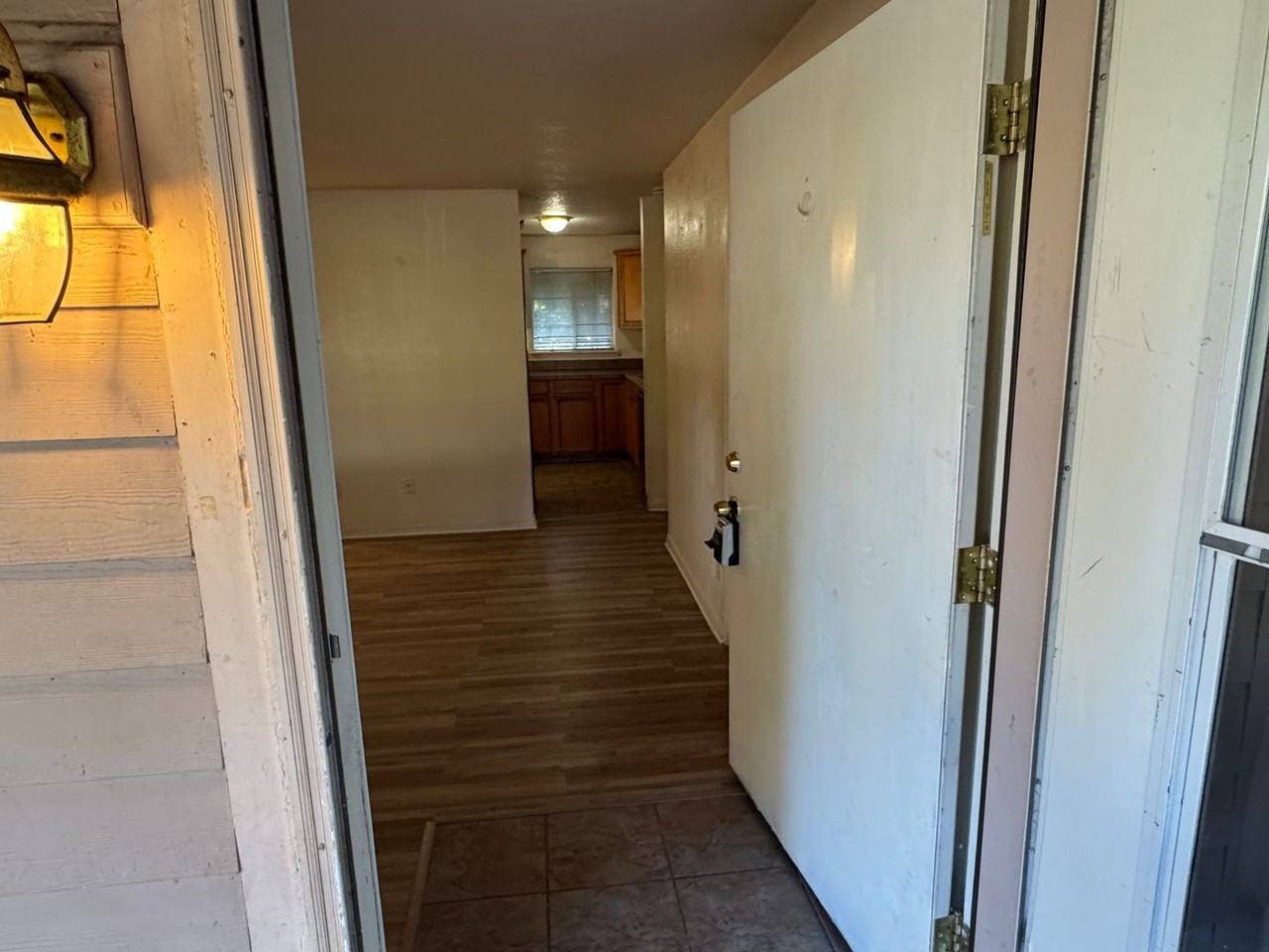 621 Se 136th Ave - Photo 5 of 24